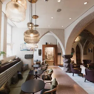 4* Hotel Glo Art